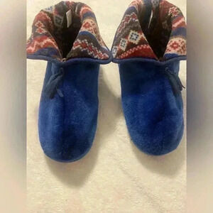 Muk Luks Women’s Slippers Porchia Blue with tassels. Size X Large 11-12